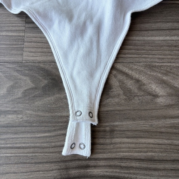 Women’s Abercrombie & Fitch White bodysuit XS Ribbed High Neck - Picture 5 of 5